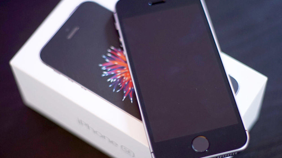МТС снизил цену iPhone SE до минимальной среди официальных ритейлеров Apple МТС снизил цену iPhone SE до минимальной среди официальных ритейлеров Apple