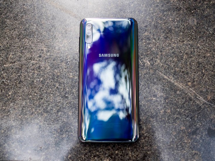 Недорогой Samsung Galaxy A50 со сканером отпечатков в дисплее вышел в России: обзор, характеристики, цена, где купить