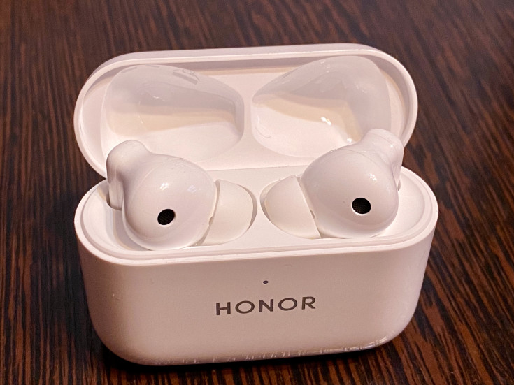 Honor earbuds x5 lite. Honor Earbuds 2 Lite хорошие ли наушники. Honor Buds.